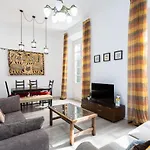 Julieta Historical Apartment by AlohaMálaga