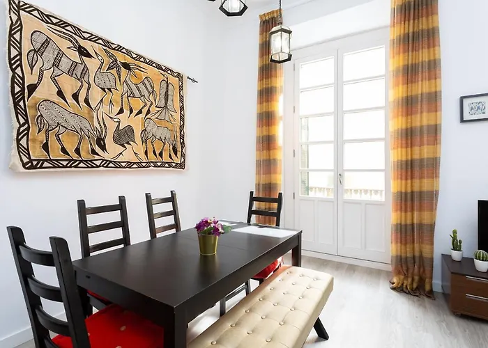 Julieta Historical Apartment by AlohaMálaga